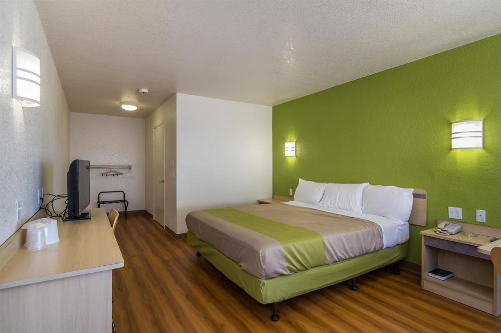 6-canoga Park, Ca Hotel 2*