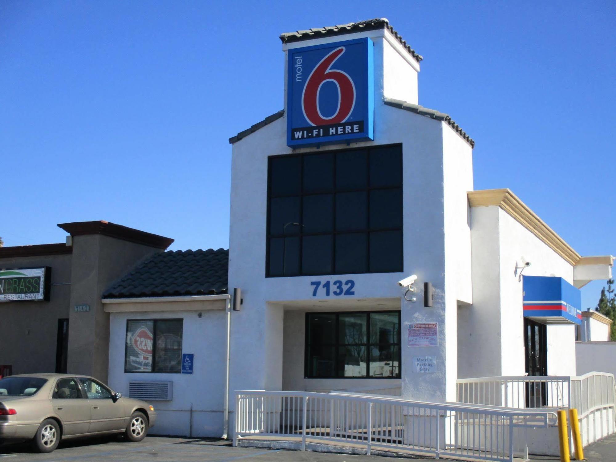 Hotel 6-canoga Park, Ca 2*