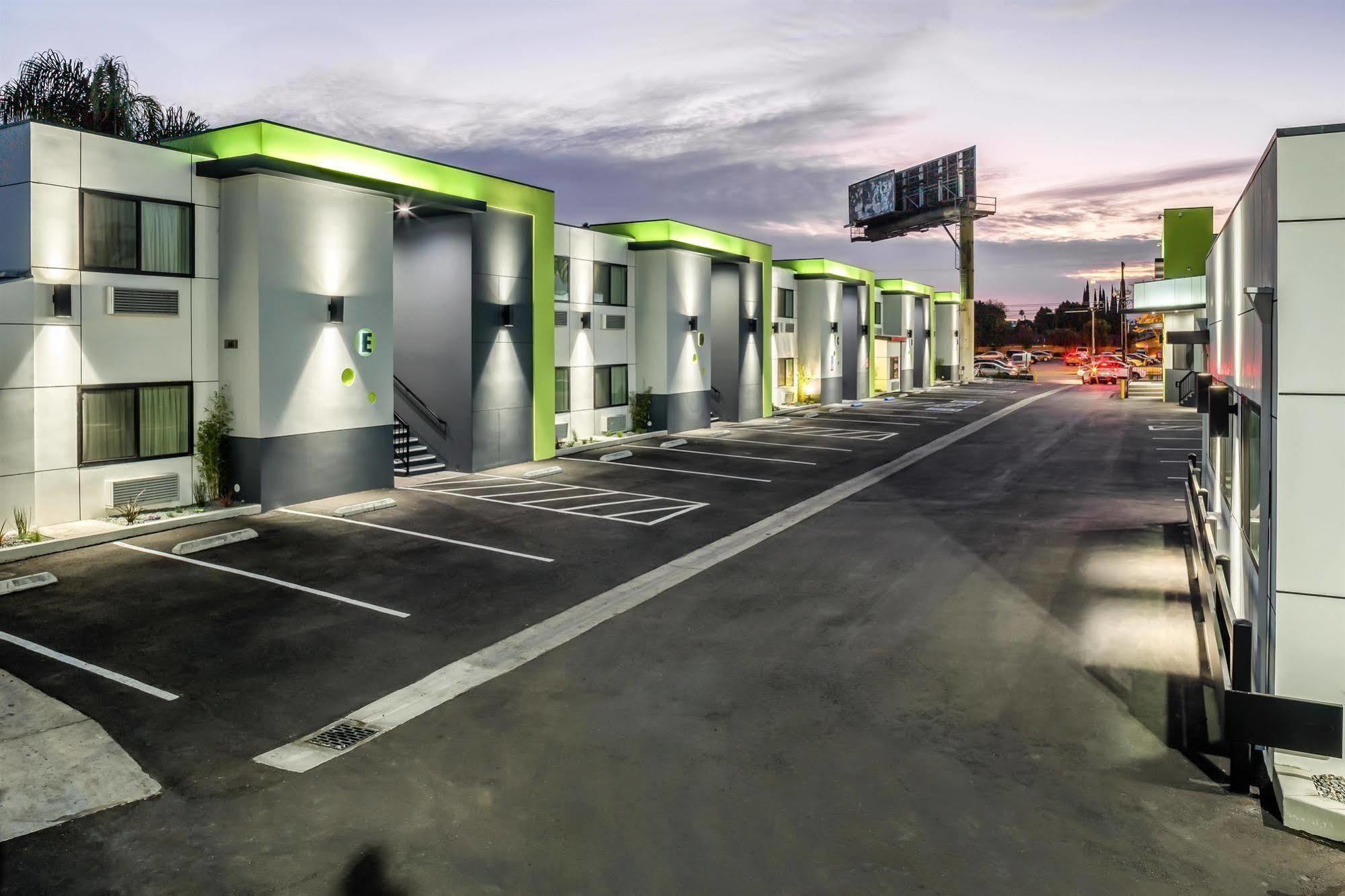 6-canoga Park, Ca Hotel 2*