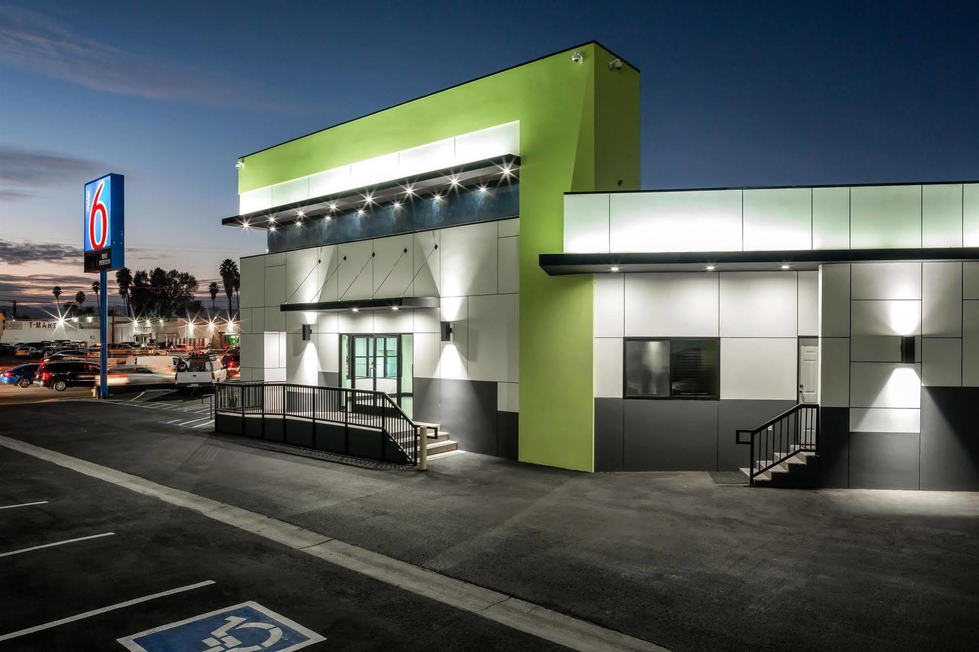 Hotel 6-canoga Park, Ca Los Angeles