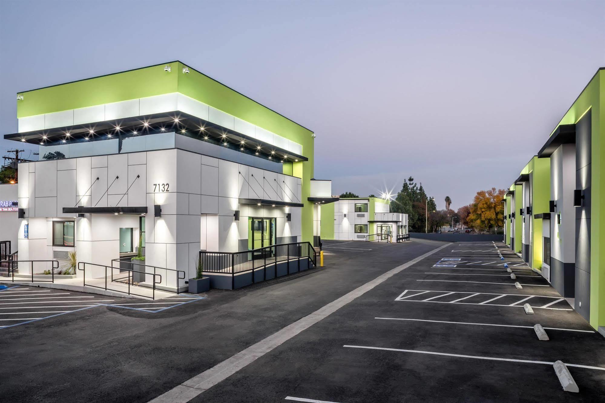 Hotel 6-canoga Park, Ca