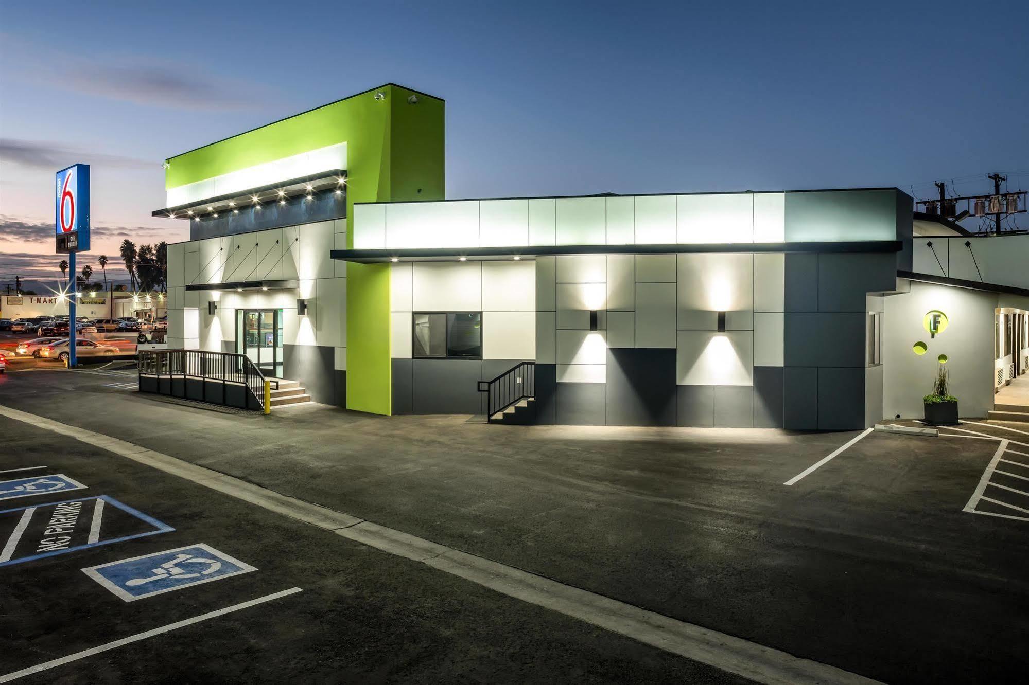 6-canoga Park, Ca 2*