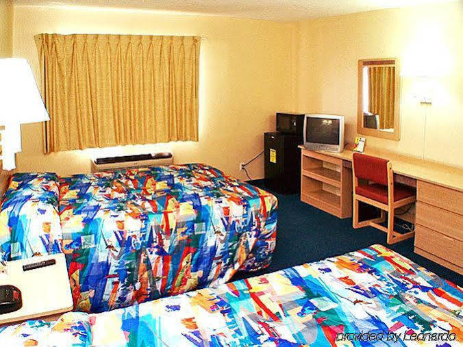 Hotel 6-canoga Park, Ca