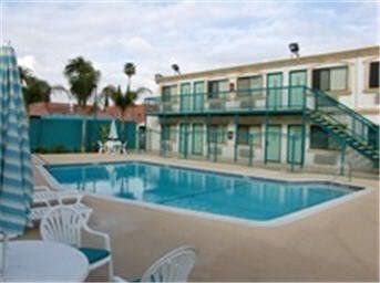 Hotel 6-canoga Park, Ca