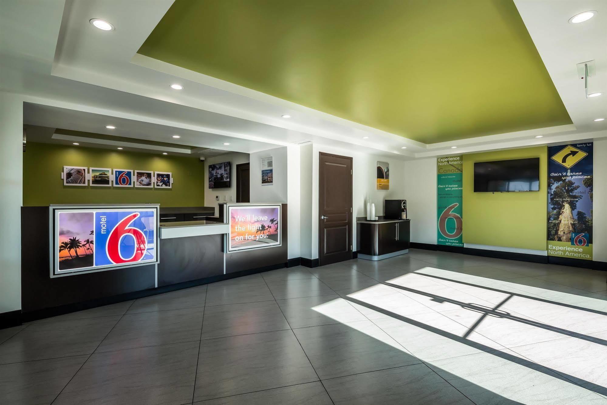 6-canoga Park, Ca Hotel 2*